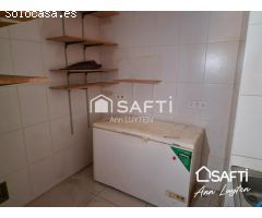 Local Comercial a 75 metros de la Playa en Roses, Costa Brava