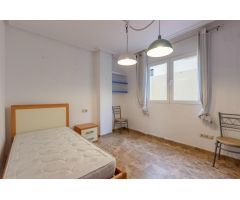 Exclusiva vivienda en Aspe: Disfruta de un entorno natural y la cercanía a la ciudad