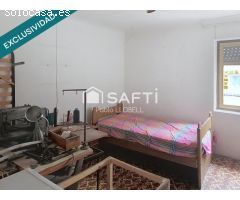 Magnífica oportunidad a reformar en centro Petrer