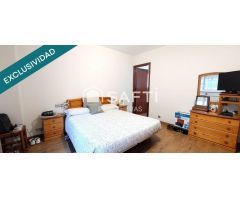 Casa independiente , 4 habitaciones en una sola planta.