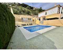 Adosada en Venta en Cala Del Moral, La Málaga 
