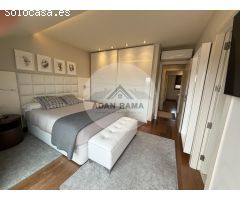 Venta de chalet adosado en O grove, de 230m2 con 4 dormitorios y 4 baños con plaza de garaje y trast