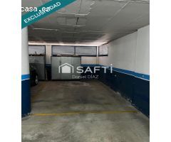 Plaza de parking con almacenamiento.