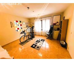 Tu hogar ideal con piscina, jardín y vivero.