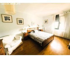 Tu hogar ideal con piscina, jardín y vivero.