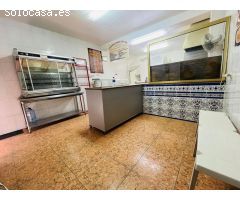 Local comercial con vivienda en segunda planta.