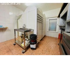 Local comercial con vivienda en segunda planta.
