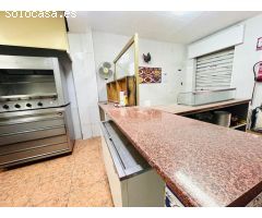 Local comercial con vivienda en segunda planta.