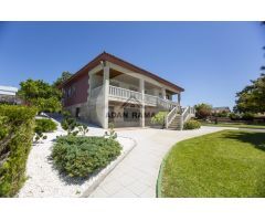 Venta de casa en Sanxenxo, de 170m2 con 5 dormitorios y 3 baños con plaza de garaje y trastero