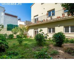 Casa espaciosa con jardín privado