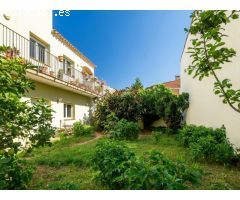 Casa espaciosa con jardín privado