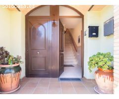 Casa espaciosa con jardín privado