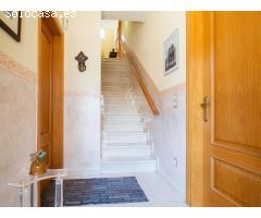 Casa espaciosa con jardín privado