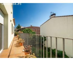Casa espaciosa con jardín privado