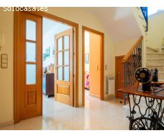 Casa espaciosa con jardín privado