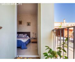 Casa espaciosa con jardín privado