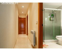 Casa espaciosa con jardín privado