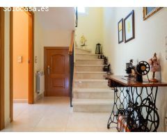 Casa espaciosa con jardín privado