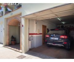 Casa espaciosa con jardín privado