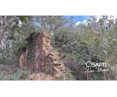 Masía Reconstruible en pleno Bosque y Naturaleza con Vistas Panorámicas.