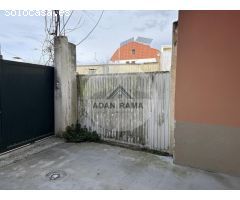 Venta de casa en Sanxenxo, con 4 dormitorios y 2 baños con plaza de garaje y trastero