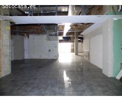 Local comercial esquinero de 742m2 en Manresa