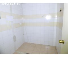Local comercial esquinero de 742m2 en Manresa