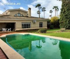 Magnífico chalet independiente en Espartinas en Urbanización Huerta Grande!!!!