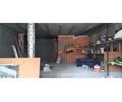 Local a la venta en zona de Los Deportes (Monzón).