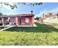 PARCELA DE 966 M2 CON DOS CASAS EN C/ HELENIO, PLAYA DE LA BARROSA