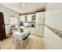 PARCELA DE 966 M2 CON DOS CASAS EN C/ HELENIO, PLAYA DE LA BARROSA