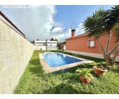 PARCELA DE 966 M2 CON DOS CASAS EN C/ HELENIO, PLAYA DE LA BARROSA