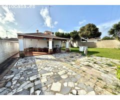 PARCELA DE 966 M2 CON DOS CASAS EN C/ HELENIO, PLAYA DE LA BARROSA