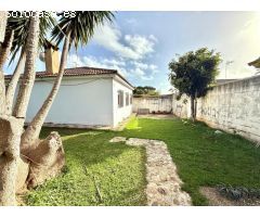 PARCELA DE 966 M2 CON DOS CASAS EN C/ HELENIO, PLAYA DE LA BARROSA