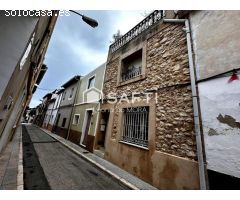 Auténtica casa de pueblo para entrar a vivir.