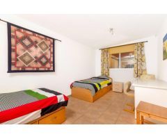¡Su villa de ensueño le espera! Espaciosa villa de 3 dormitorios con piscina y ubicación privada.