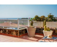 ¡Encantadora villa adosada con 4 dormitorios e increíbles zonas exteriores!