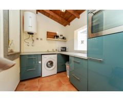 ¡Encantadora villa adosada con 4 dormitorios e increíbles zonas exteriores!