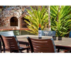 ¡Encantadora villa adosada con 4 dormitorios e increíbles zonas exteriores!