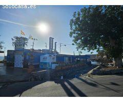 ¡Encantadora villa adosada con 4 dormitorios e increíbles zonas exteriores!