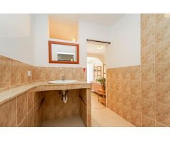 ¡Encantadora villa adosada con 4 dormitorios e increíbles zonas exteriores!
