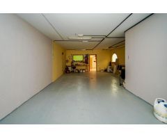 ¡Encantadora villa adosada con 4 dormitorios e increíbles zonas exteriores!