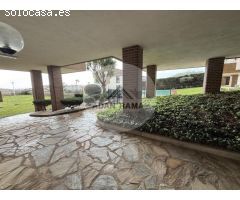 Venta de piso en Sanxenxo, con 3 dormitorios y 2 baños con plaza de garaje y trastero