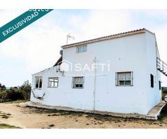 FINCA CON CASA; PISCINA , TERRAZAS Y TERRENO