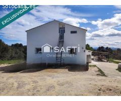 FINCA CON CASA; PISCINA , TERRAZAS Y TERRENO