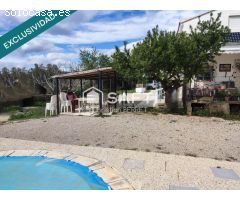 FINCA CON CASA; PISCINA , TERRAZAS Y TERRENO
