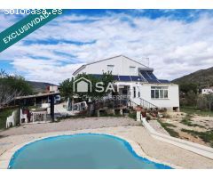 FINCA CON CASA; PISCINA , TERRAZAS Y TERRENO