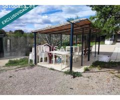 FINCA CON CASA; PISCINA , TERRAZAS Y TERRENO