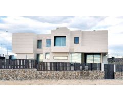 ESPECTACULAR CHALET PAREADO DE LUJO EN MAJADAHONDA (MADRID)