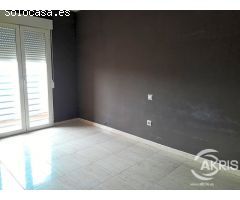 CHALET ADOSADO EN YUNCOS EN ZONA RESIDENCIAL